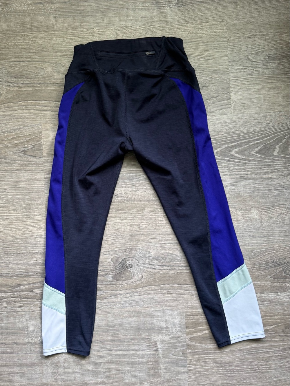 Athleta Women’s XXS Navy/Royal Blue/White 7/8 Athletic Leggings Zipped Pocket - Picture 3 of 7